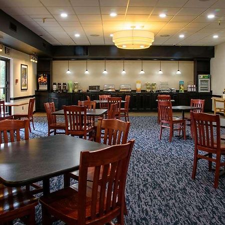Quality Inn Льюісберґ Екстер'єр фото