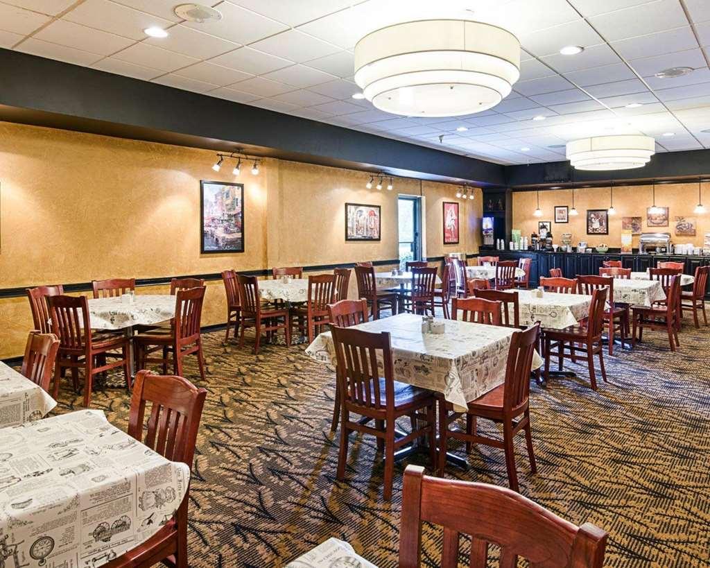 Quality Inn Льюісберґ Ресторан фото