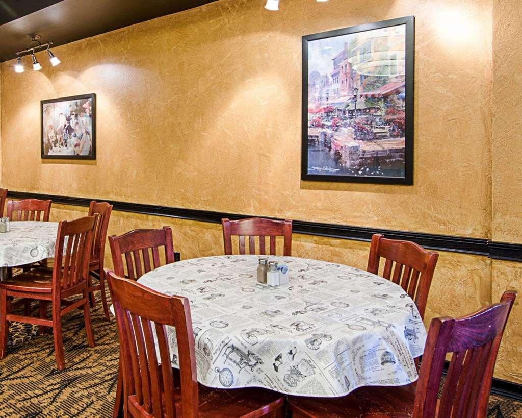 Quality Inn Льюісберґ Ресторан фото