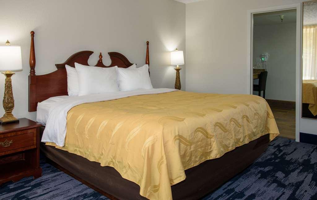 Quality Inn Льюісберґ Номер фото