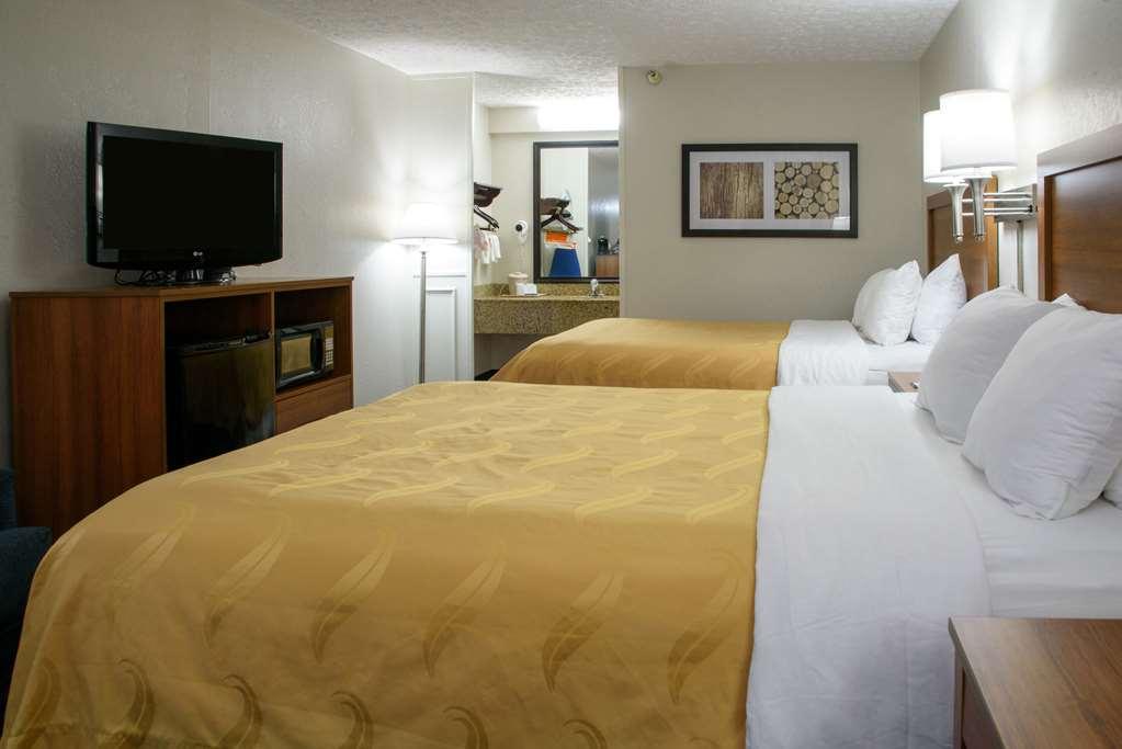 Quality Inn Льюісберґ Номер фото